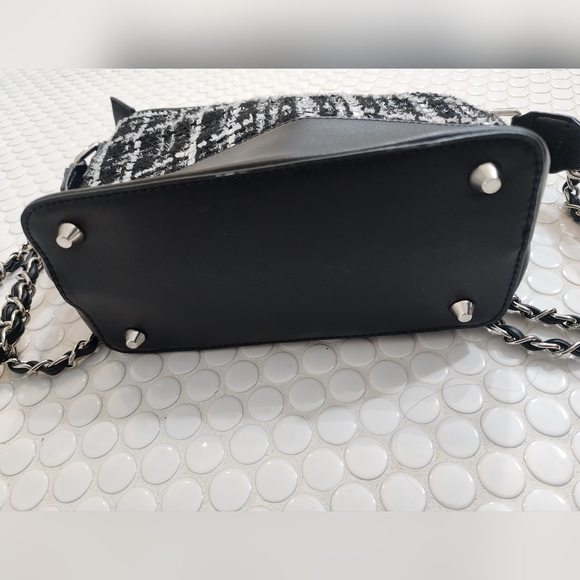 Le Chateau black and white plaid purse NWOT - Picture 4 of 5